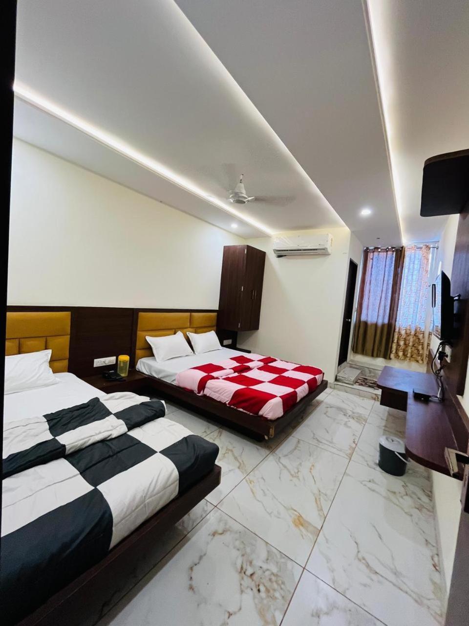 אויאיין Hotel Prakasham מראה חיצוני תמונה