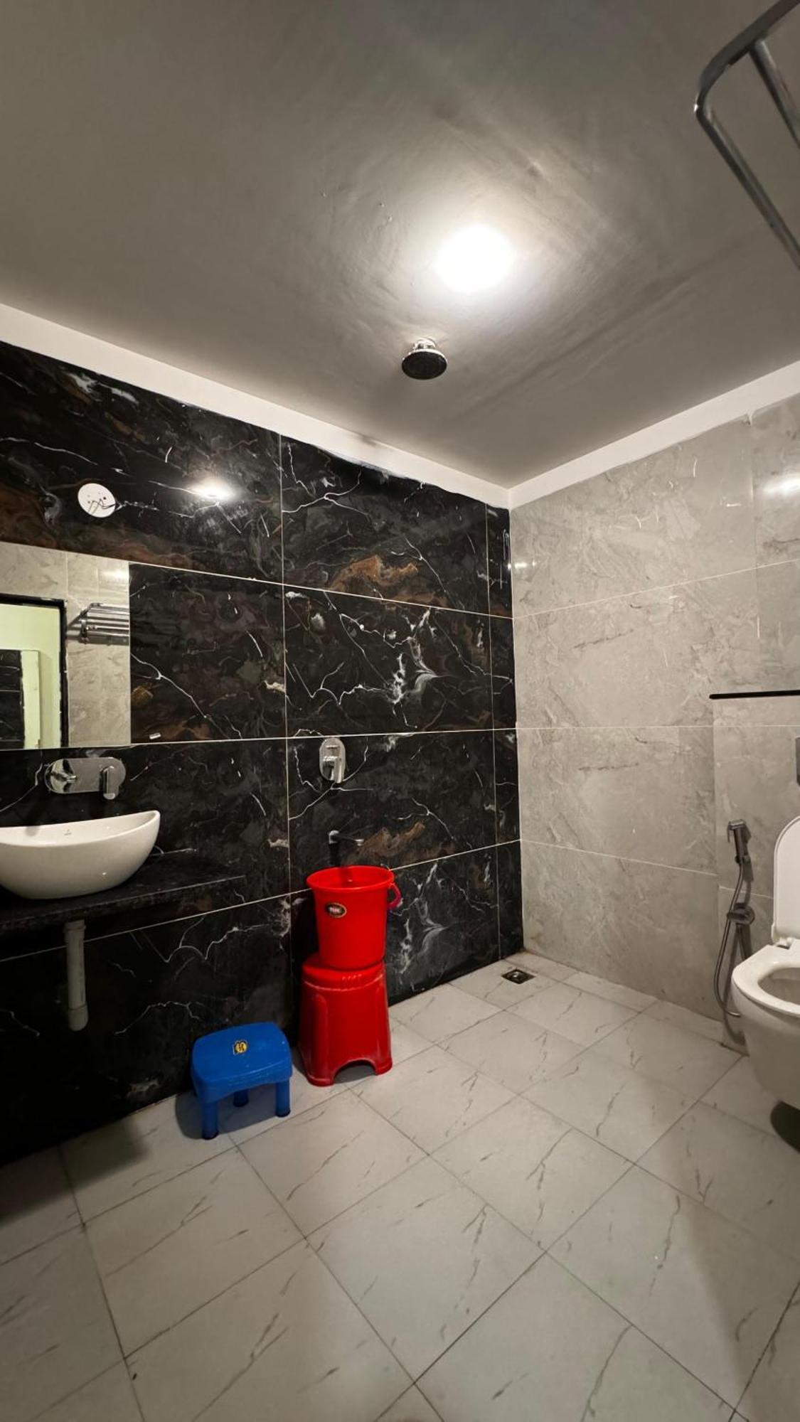 אויאיין Hotel Prakasham מראה חיצוני תמונה