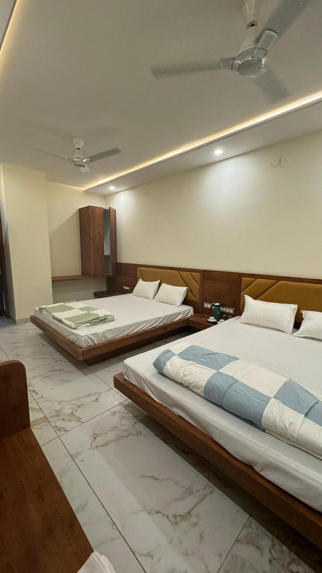 אויאיין Hotel Prakasham מראה חיצוני תמונה