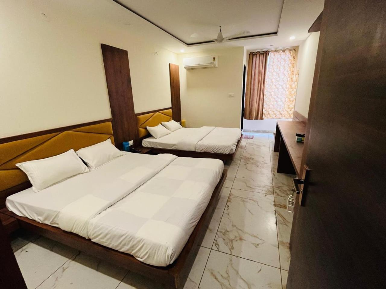 אויאיין Hotel Prakasham מראה חיצוני תמונה