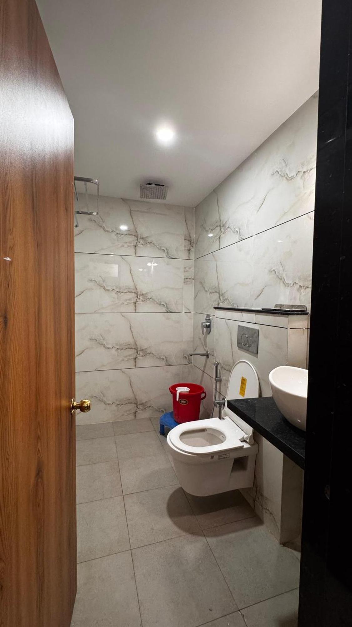 אויאיין Hotel Prakasham מראה חיצוני תמונה